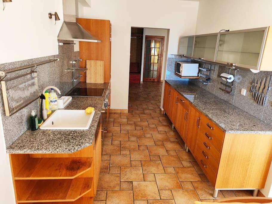 Metro Wilanowska Apartment Warschau